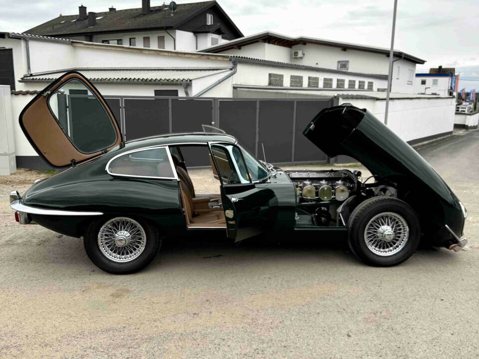 Bild 39/50 von Jaguar E-Type (1969)