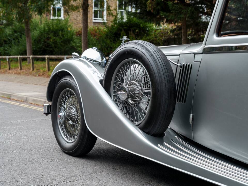 Image 11/25 de Alvis 4.3 Liter Saloon (1937)