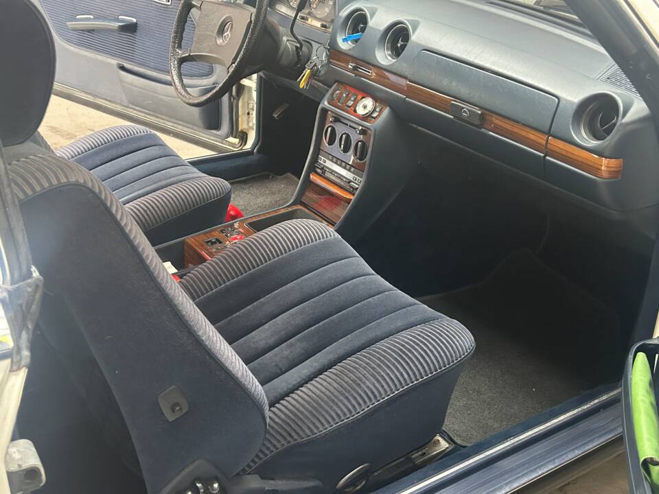 Bild 5/8 von Mercedes-Benz 280 CE (1982)