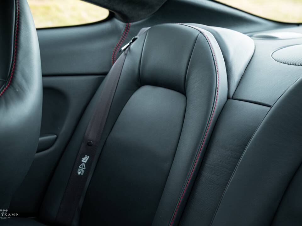 Image 20/23 de Aston Martin V12 Vanquish S Ultimate Edition (2007)