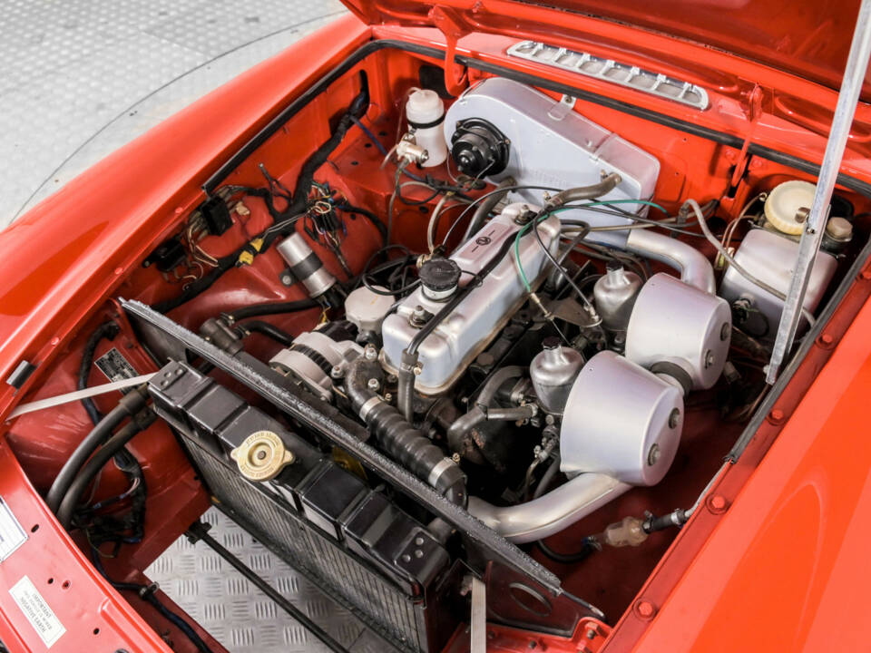 Imagen 36/50 de MG MGB GT (1975)
