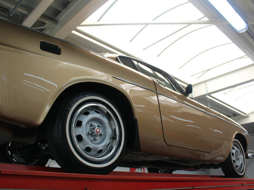 Image 41/50 of Volvo 1800 E (1972)