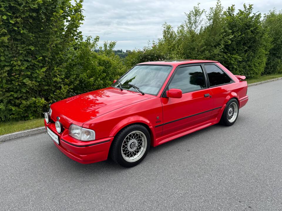 Image 5/49 of Ford Escort XR3i (1990)