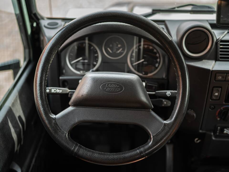 Image 30/42 of Land Rover Defender 90 (2015)