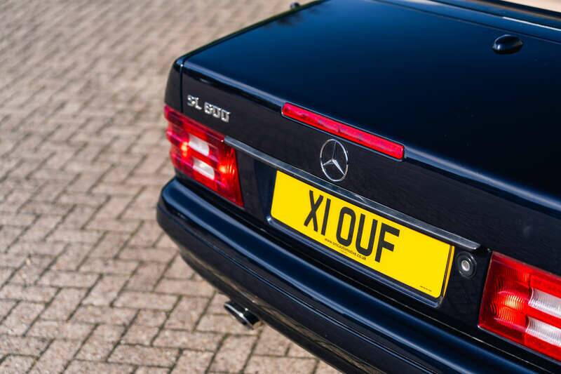 Image 31/50 of Mercedes-Benz SL 600 (2000)