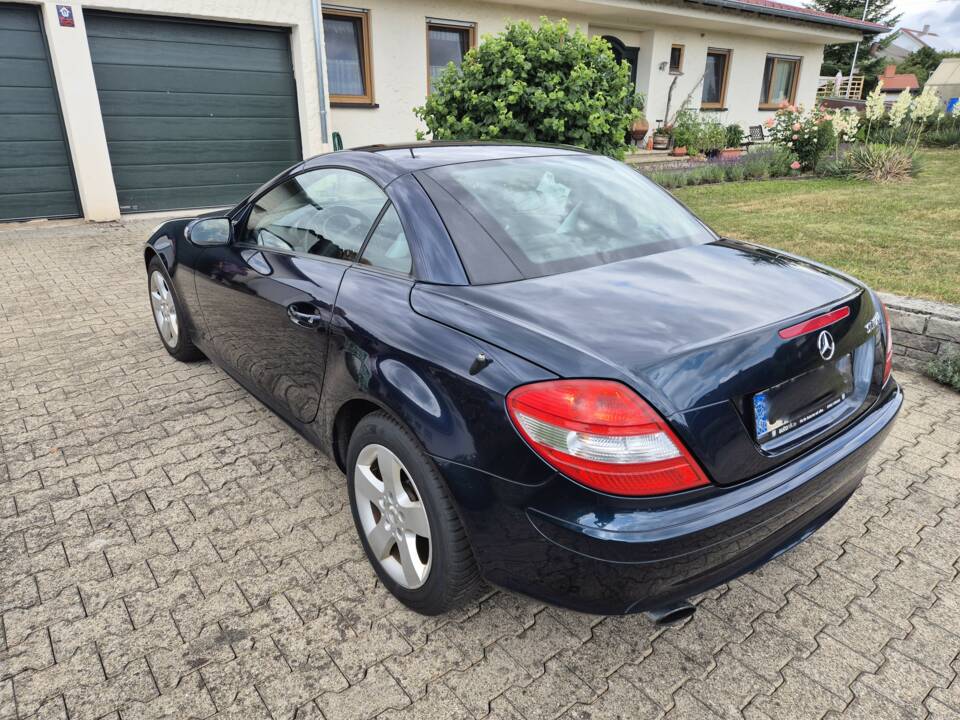 Afbeelding 21/22 van Mercedes-Benz SLK 200 Kompressor (2006)