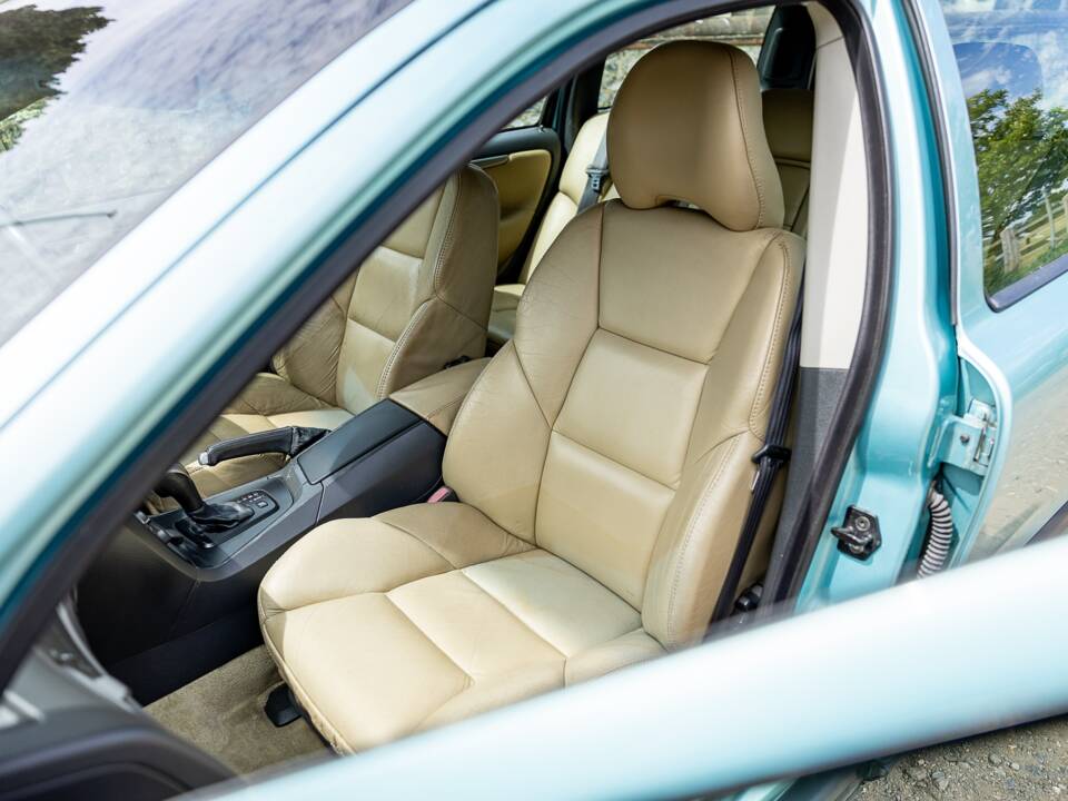 Image 48/50 de Volvo V70 R AWD (2003)
