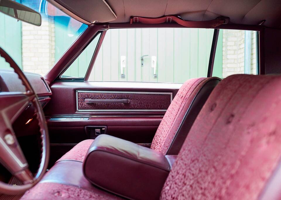 Bild 153/200 von Cadillac Coupe DeVille (1968)