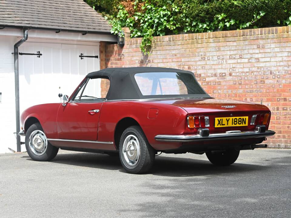Image 16/26 of Peugeot 504 Convertible (1974)