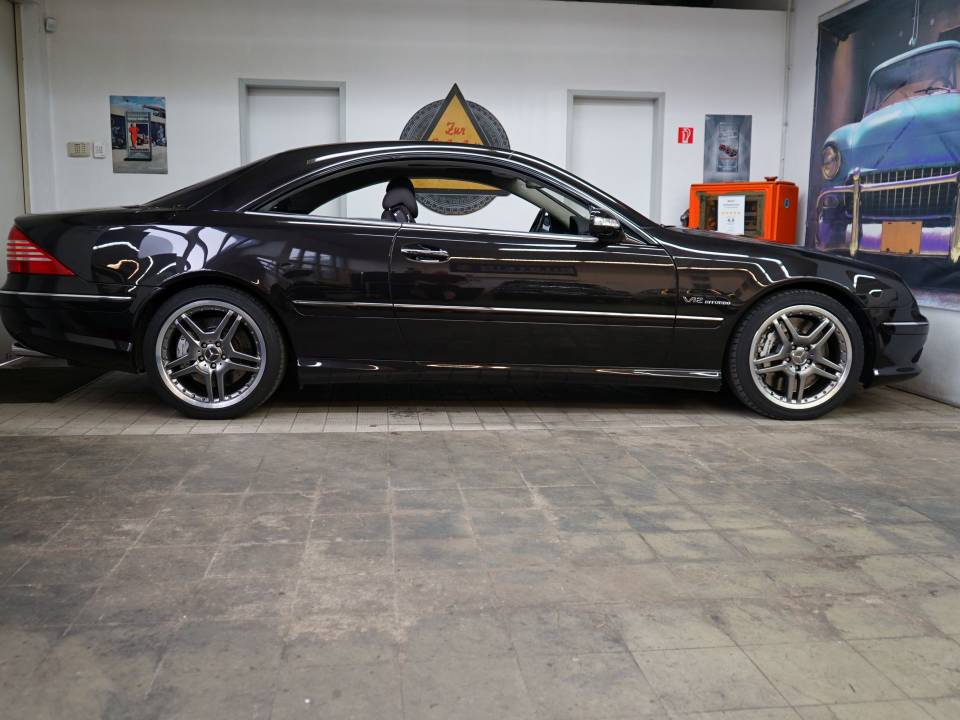 Image 21/22 of Mercedes-Benz CL 65 AMG (2005)