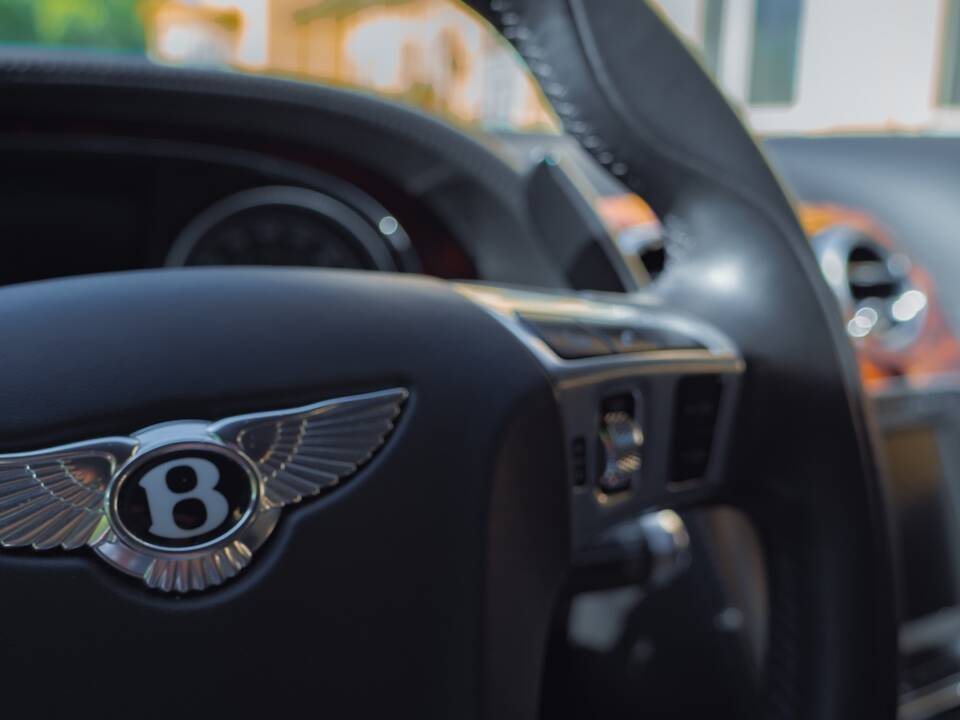 Imagen 24/68 de Bentley Flying Spur V8 S (2017)