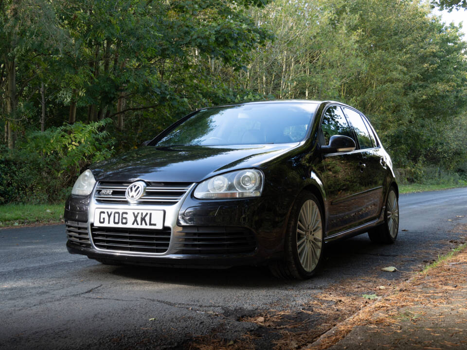 Image 2/18 of Volkswagen Golf V 3.2 R32 (2006)