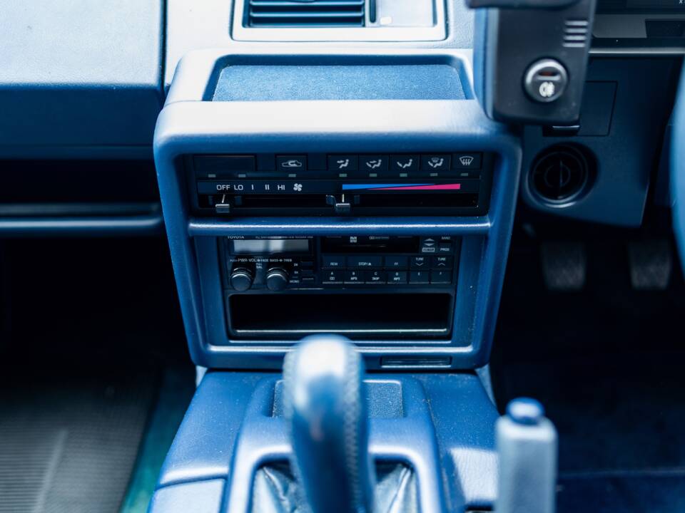 Image 32/49 of Toyota MR2 (1989)