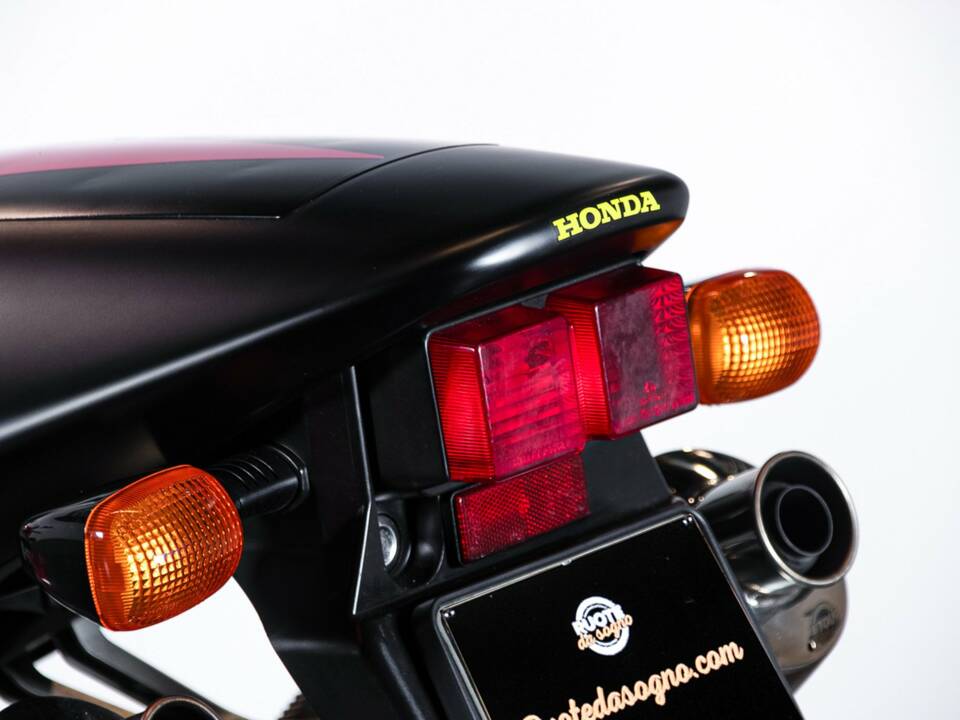 Bild 18/42 von Honda DUMMY (2000)