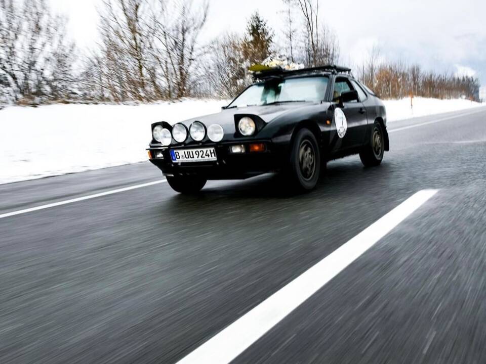 Image 5/44 of Porsche 924 S (1986)