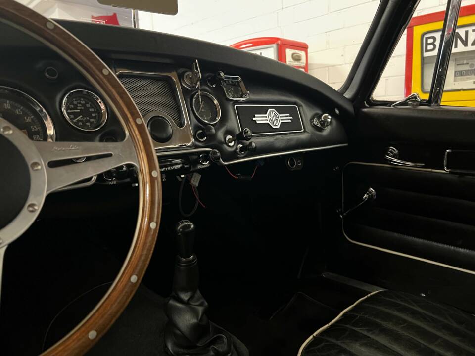 Imagen 10/17 de MG MGA 1500 (1958)
