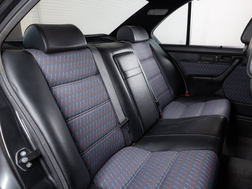 Bild 22/34 von BMW M5 (1993)