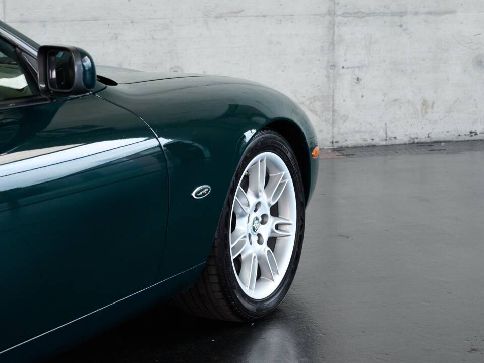 Bild 38/50 von Jaguar XK8 4.0 (2002)