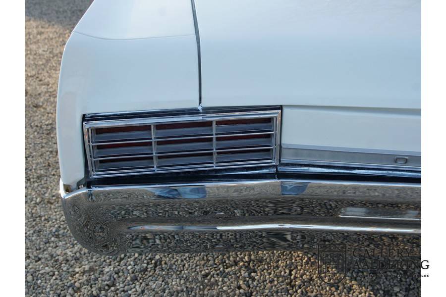 Image 25/50 of Oldsmobile Dynamic 88 (1966)