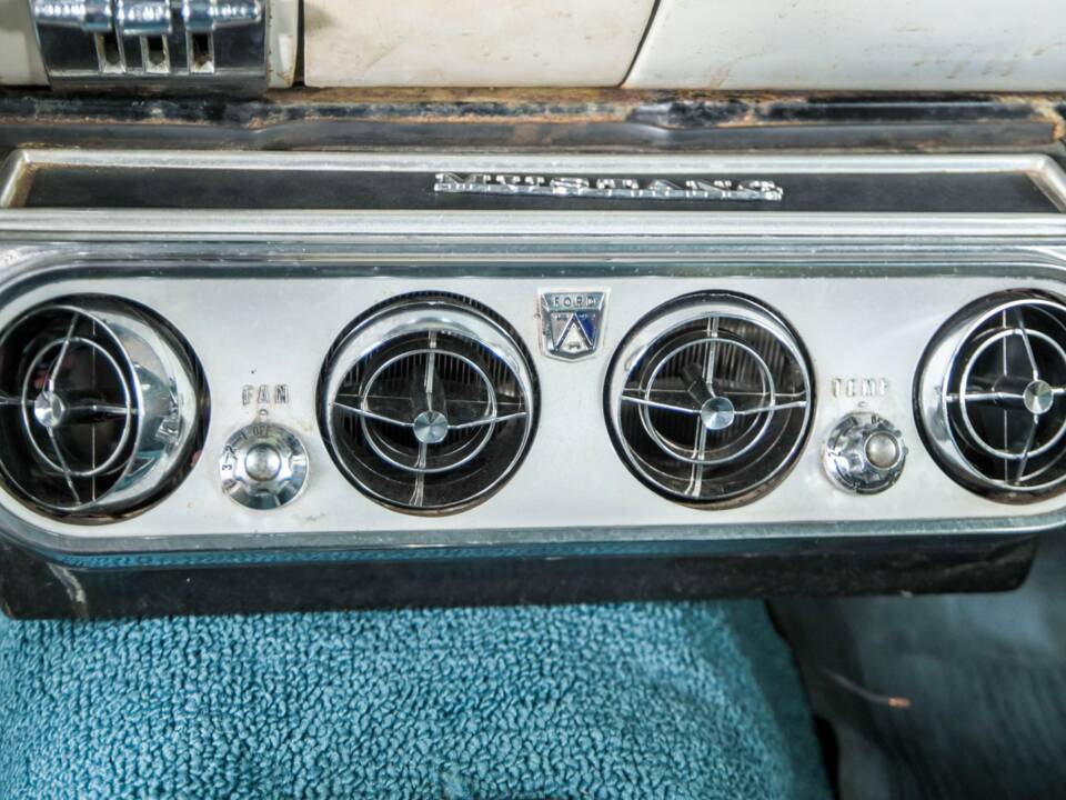 Image 28/50 of Ford Mustang 302 (1966)