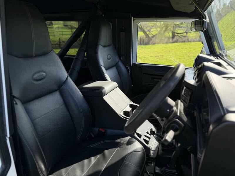 Afbeelding 9/12 van Land Rover Defender 90 (2014)