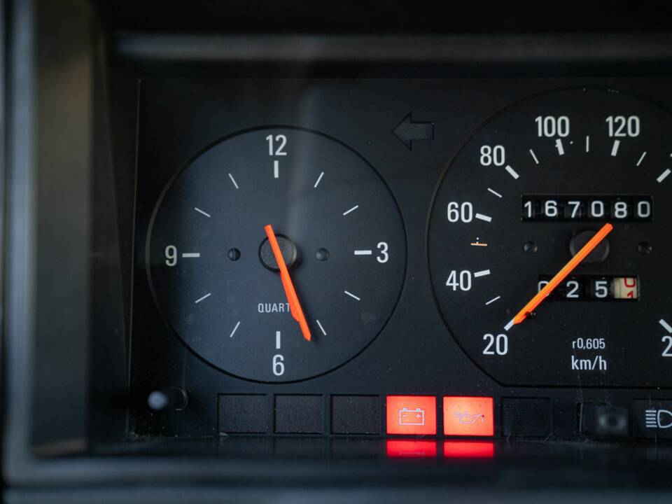 Obraz 50/50 pojazdu Volvo 244 GL D (1984)