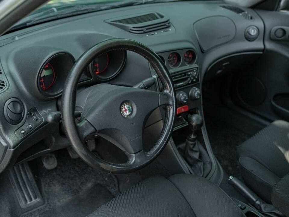 Imagen 23/50 de Alfa Romeo 156 2.5 V6 (2000)
