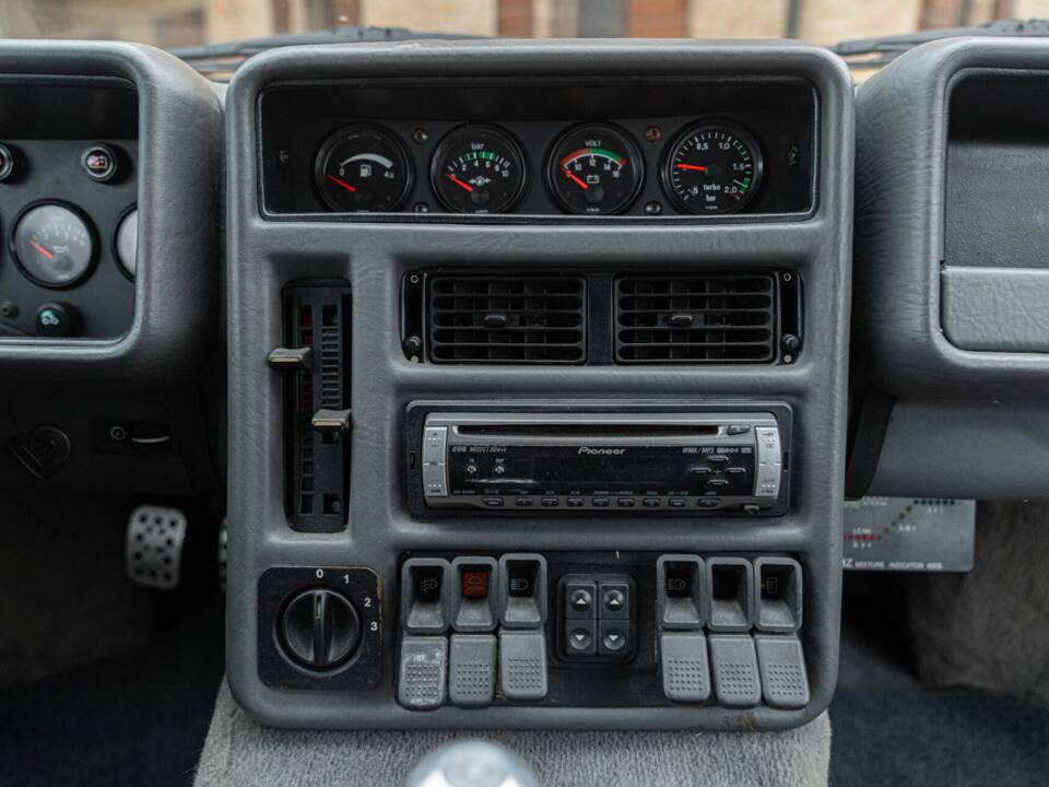 Image 44/50 of Ford RS200 (1987)
