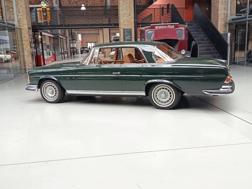 Image 12/54 of Mercedes-Benz 280 SE 3,5 (1970)
