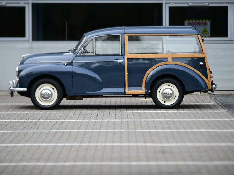 Image 19/50 of Morris Minor 1000 Traveller (1969)