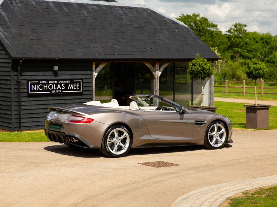 Image 12/97 of Aston Martin Vanquish S Volante (2018)