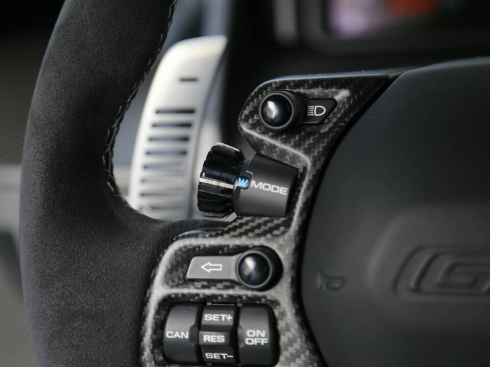 Image 17/50 of Ford GT Carbon Series (2021)