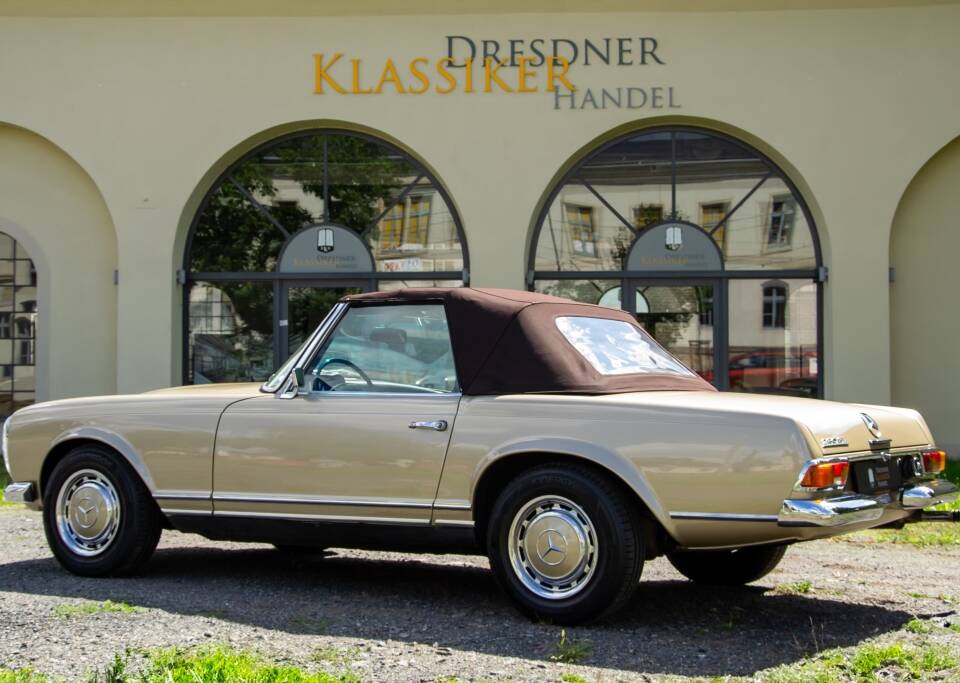 Image 28/56 de Mercedes-Benz 280 SL (1970)