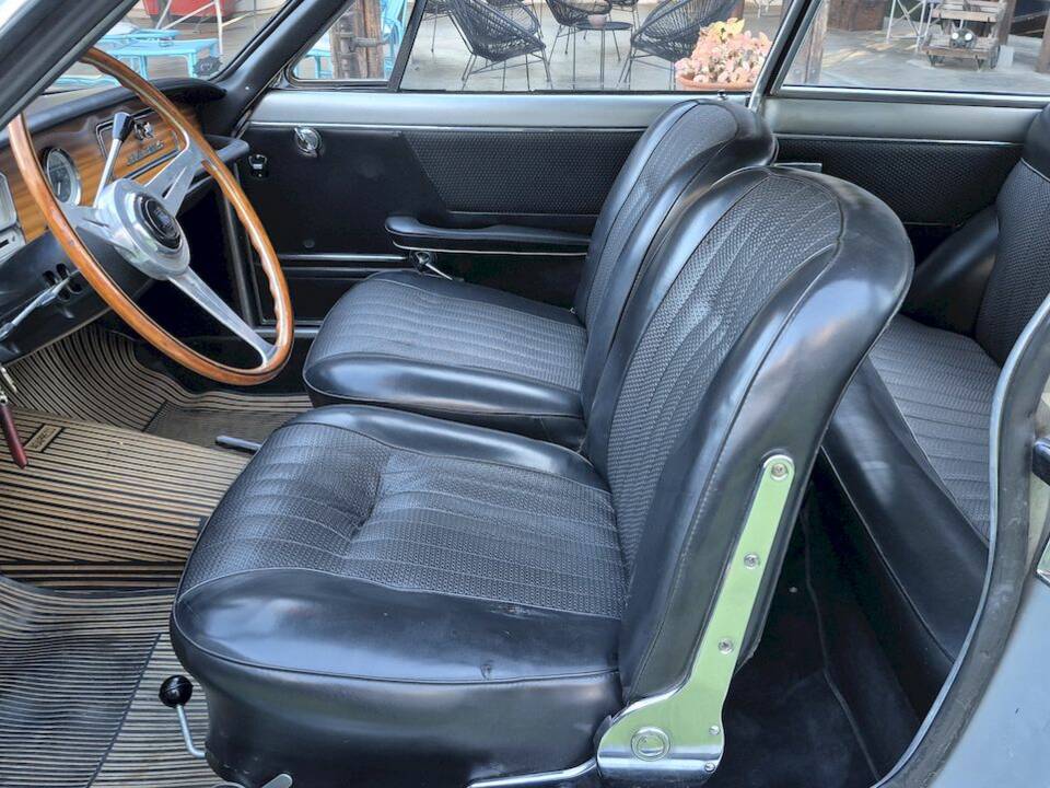 Image 25/54 de FIAT 1300 Vignale (1965)