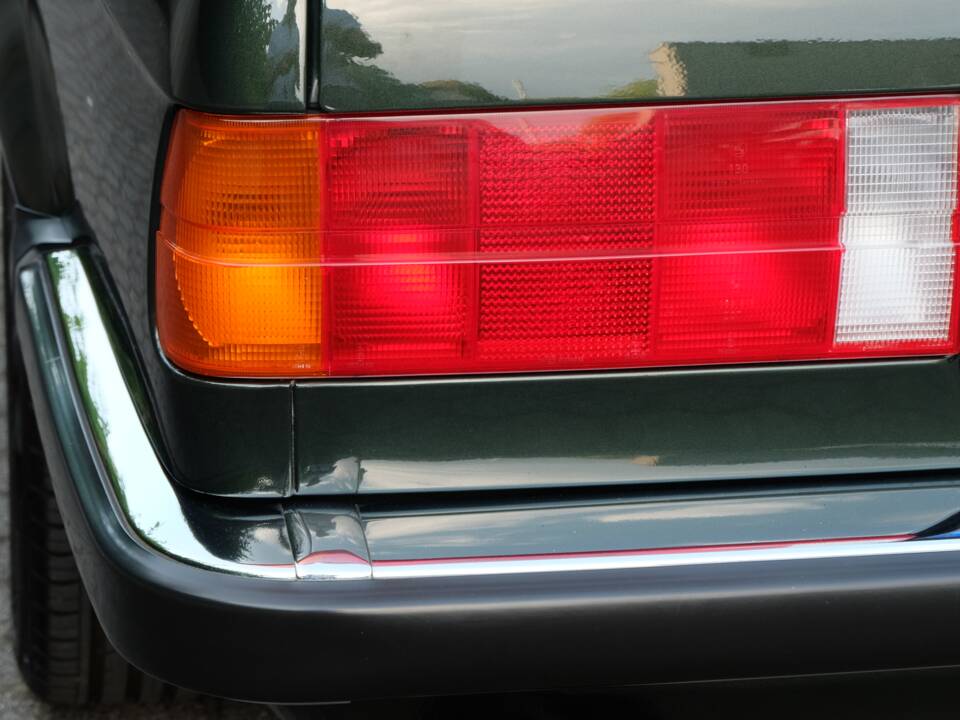 Immagine 31/48 di BMW 325i (1986)