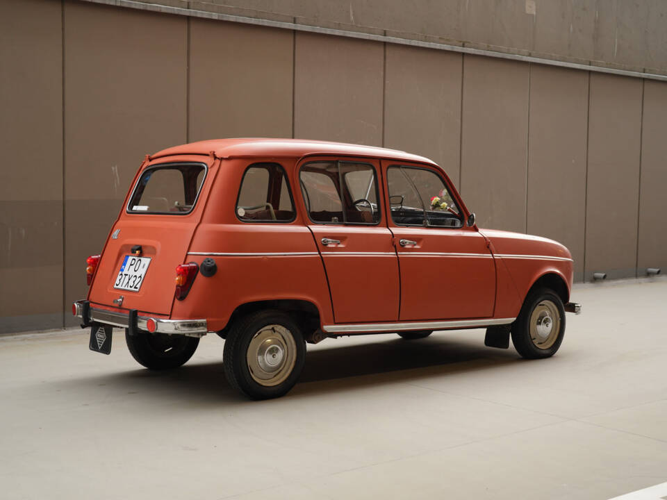 Image 7/100 of Renault R 4 (1964)