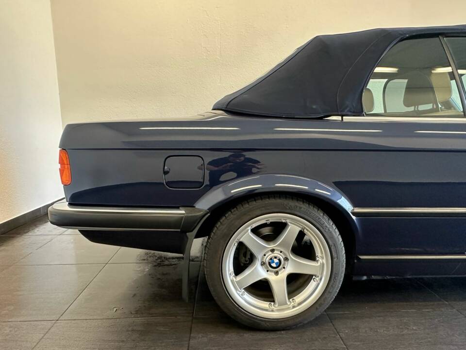 Bild 12/50 von BMW 325i (1989)