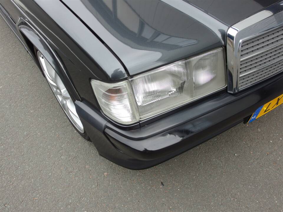 Immagine 35/98 di Mercedes-Benz 190 E 2.3-16 (1985)