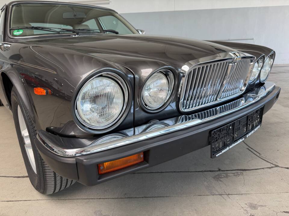 Bild 17/67 von Jaguar XJ 12 (1989)
