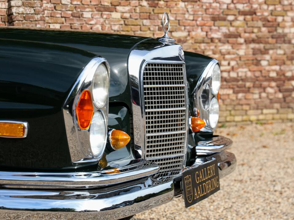 Afbeelding 40/50 van Mercedes-Benz 280 SE (1969)