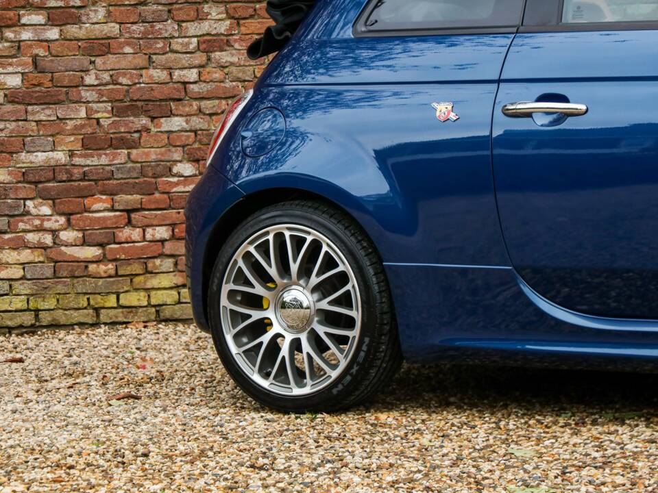 Image 47/50 of Abarth 595 Cabrio Italia (2011)