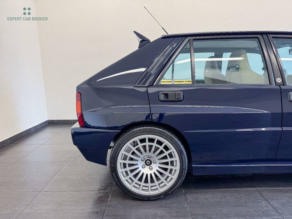 Immagine 12/66 di Lancia Delta HF Integrale Evoluzione II (1993)