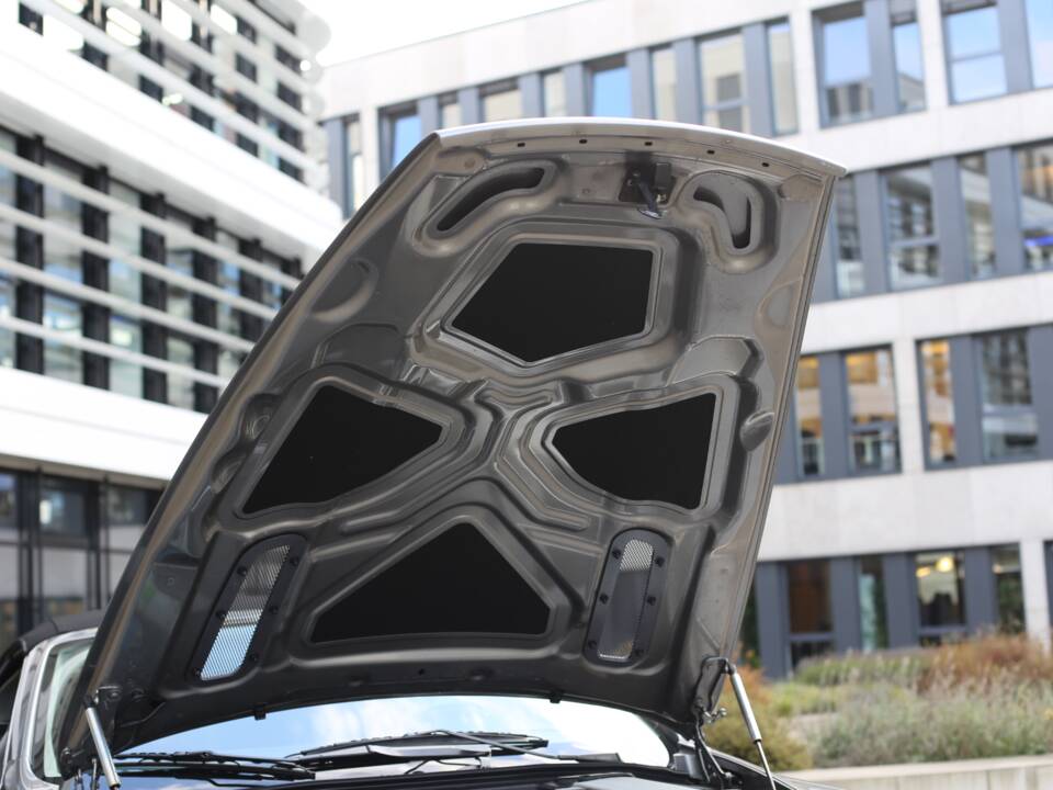 Bild 37/47 von Aston Martin DB 9 Volante (2006)