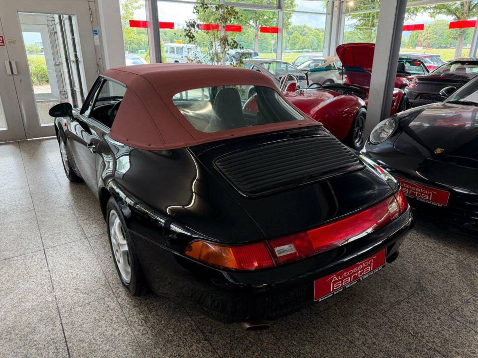Image 32/39 of Porsche 911 Carrera (1997)
