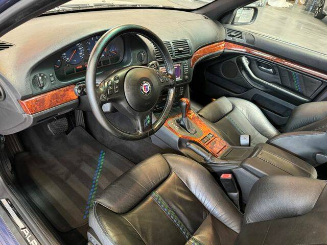 Imagen 10/14 de ALPINA B10 V8 (2001)