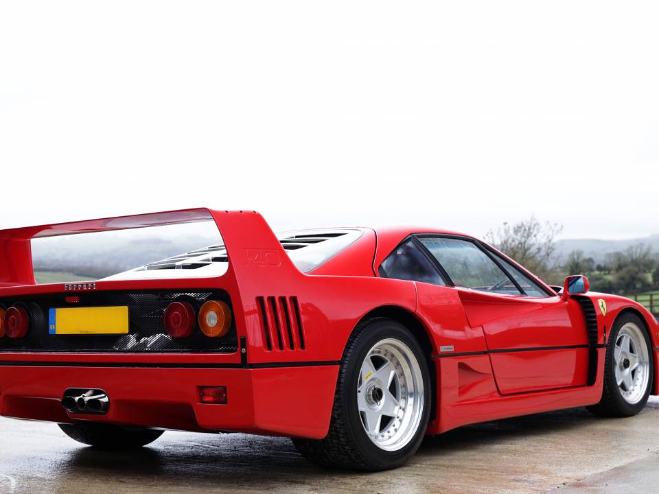 Image 6/13 of Ferrari F40 (1988)