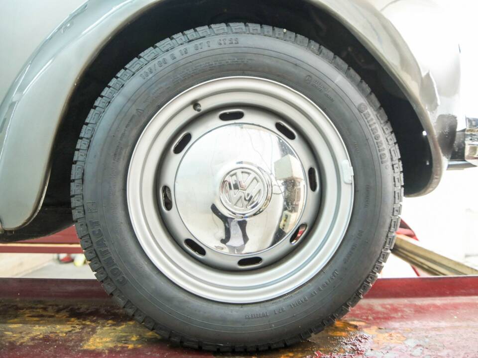 Image 48/50 of Volkswagen Beetle 1303 LS (1971)