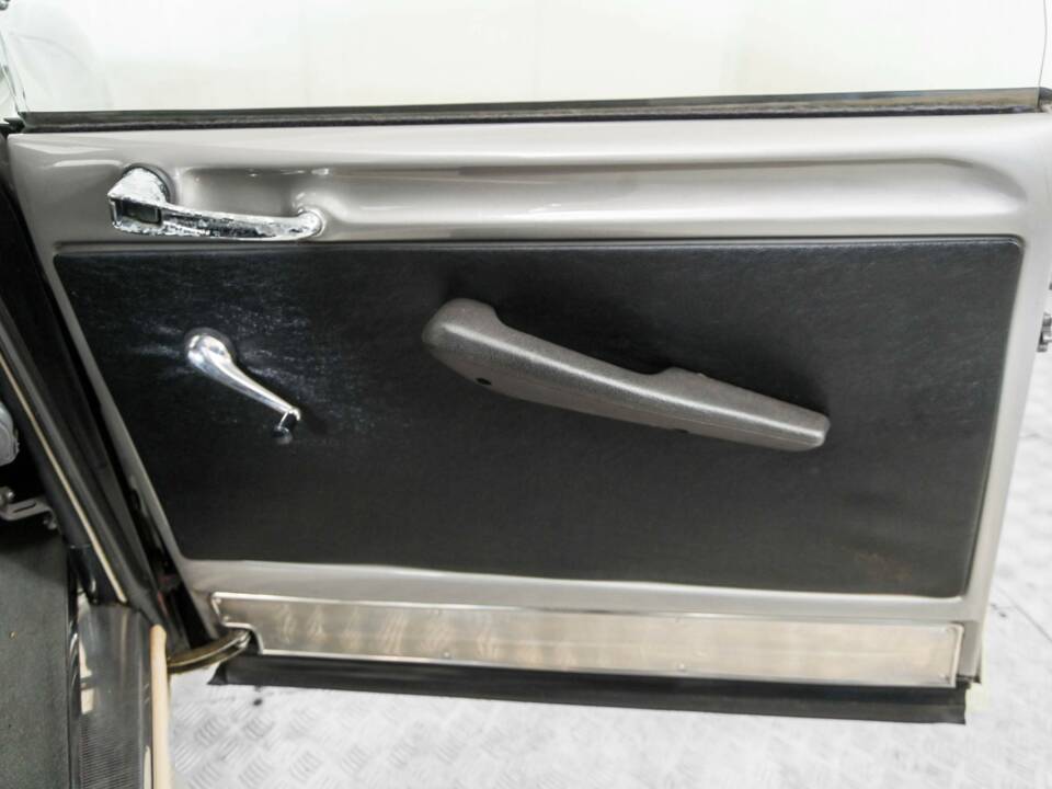 Image 41/50 of Citroën D Spécial (1971)