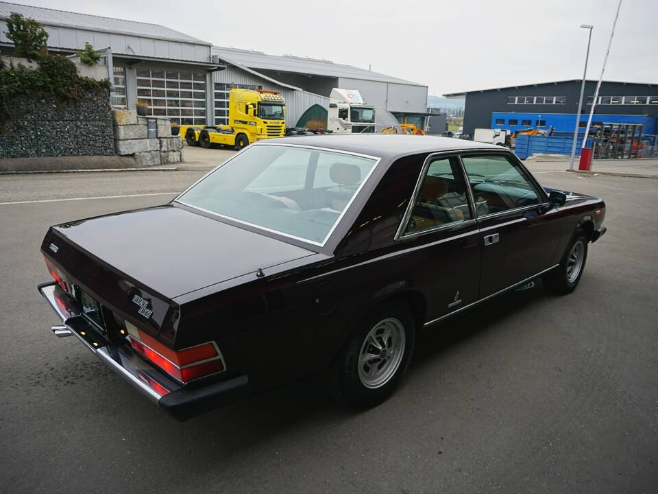 Image 11/74 of FIAT 130 Coupé (1973)