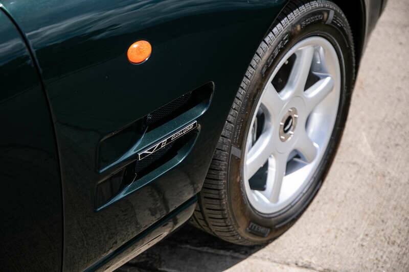 Bild 31/32 von Aston Martin V8 Coupé (1998)